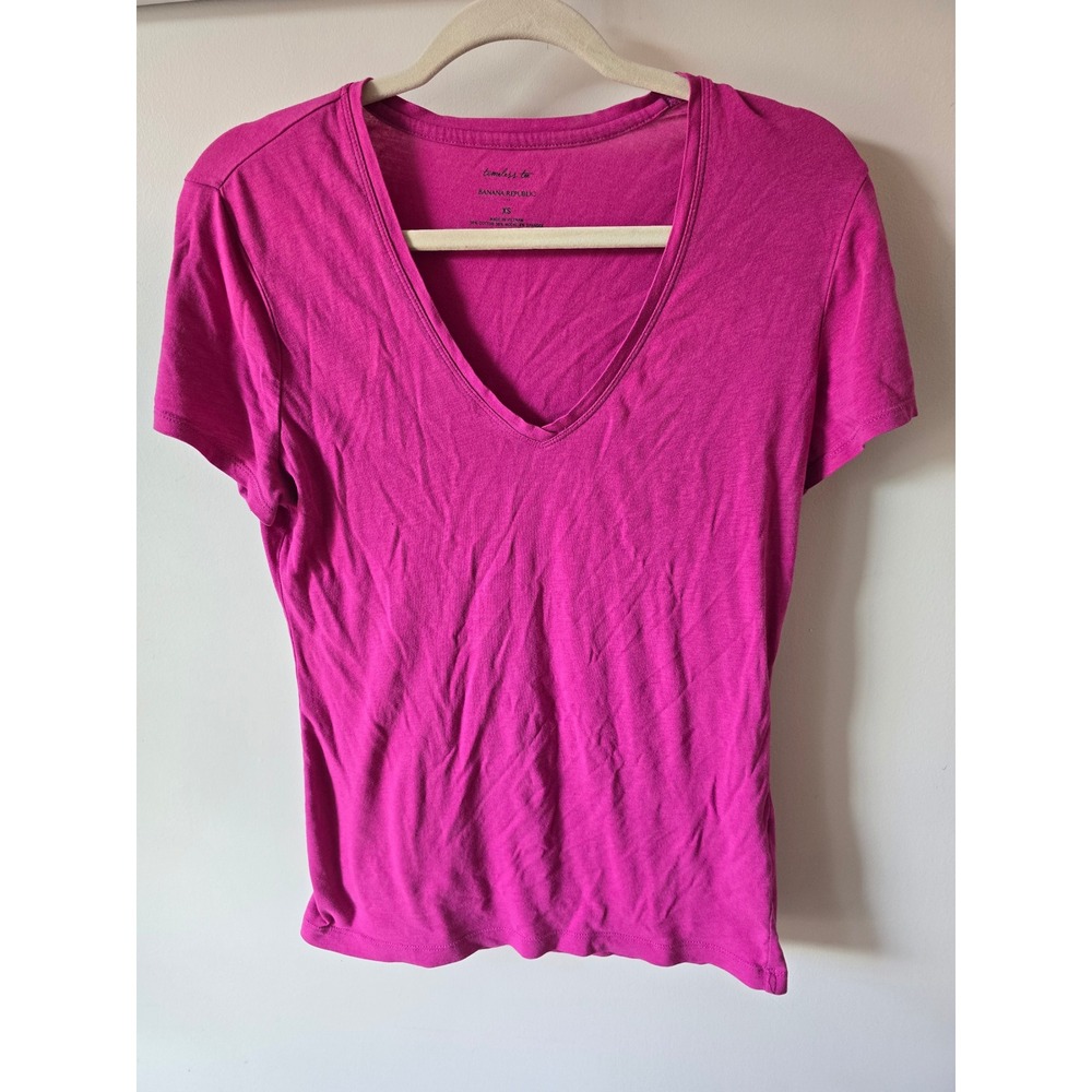 Banana Republic Timeless Tee Magenta Pink V-Neck Short Sleeve Shirt XS